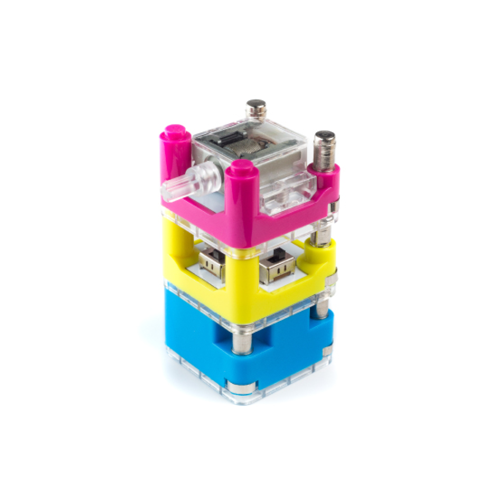 https://circuitcubes.com/cdn/shop/products/circuit-cubes-smart-art-kit-lite-scribblebot-lego-stem-toy-2_1024x1024.png?v=1576642503